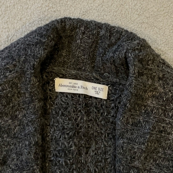 (donated) ABERCROMBIE & FITCH Long Cardigan (One Size) - Picture 2 of 3